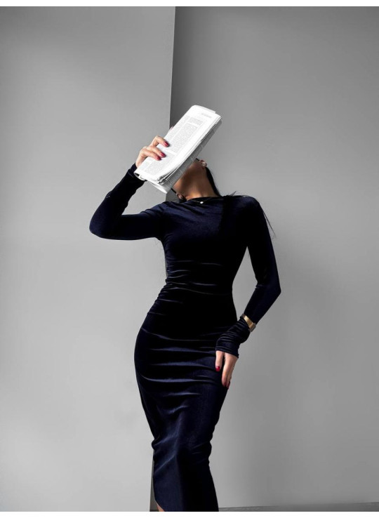 Оксамитова силуетна сукня 