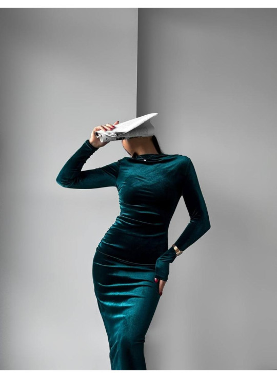 Оксамитова силуетна сукня 