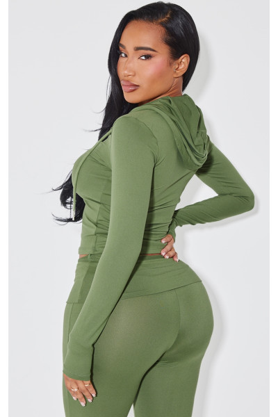 Форма хакі -скульптурна блискавка через балахон