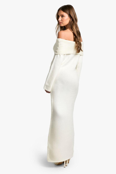 М'яка в'язана сукня-джемпер преміум-класу з великим вирізом у рубчик