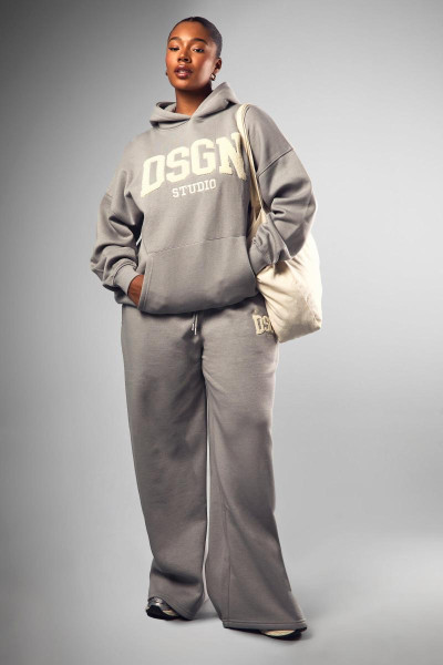 Плюс DSGN Studio Applique Jogger