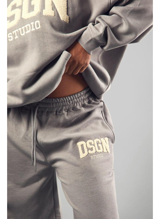 Плюс DSGN Studio Applique Jogger