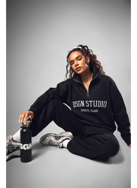Великий джоггер Black Dsgn Studio Applique