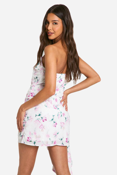 Міні-сукня з квітковим атласом і оборками