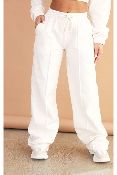 Маленькі кремові деталі шва широкі пробіжки для ніг